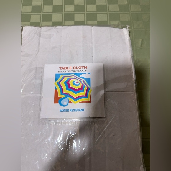 Outdoor zippered fabric tablecloth - Picture 3 of 4